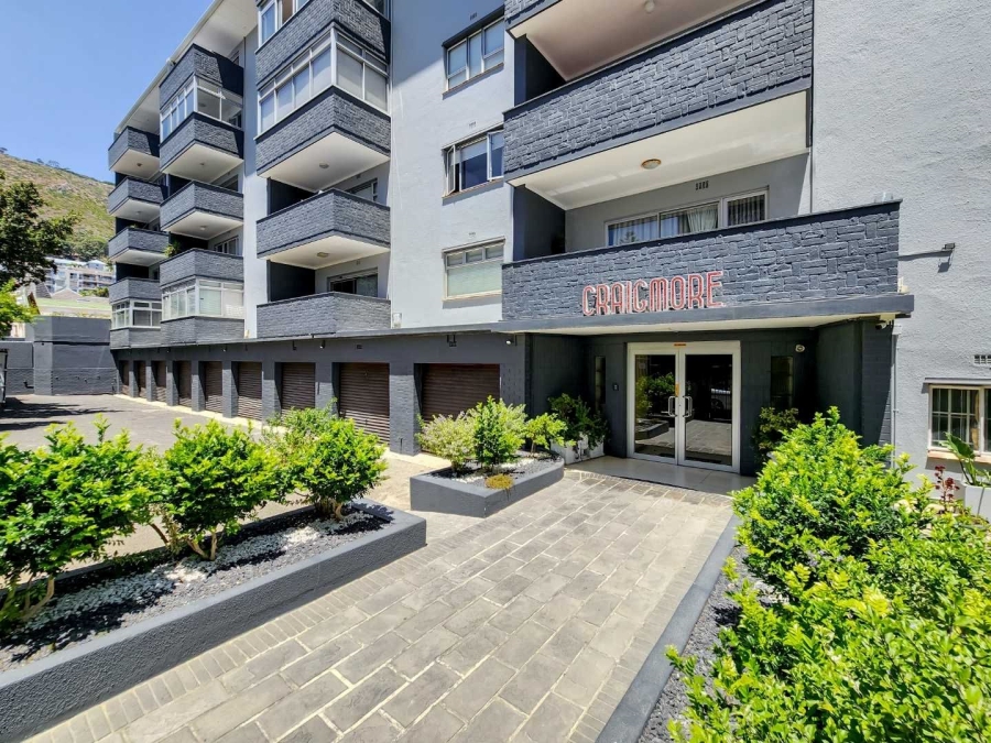 3 Bedroom Property for Sale in Sea Point Western Cape